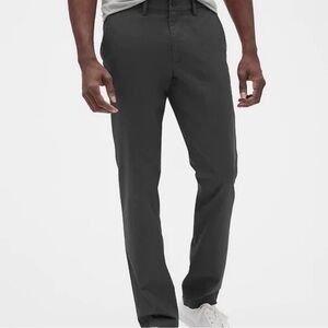 Men's GAP CLASSIC KHAKIS NEW With tags wrinkle resistant.. Charcoal Gray